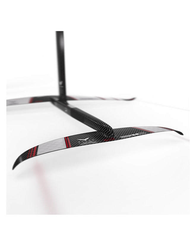 White, red and black back wing of the slash foil SIC MAUI